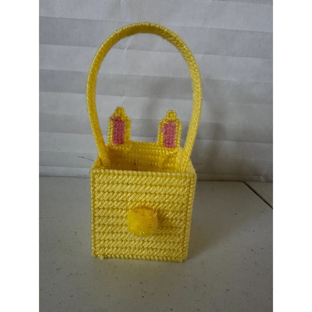 Mini Easter Basket with Yellow Sparkly Bunny – Colorful Plastic Canvas Handmade